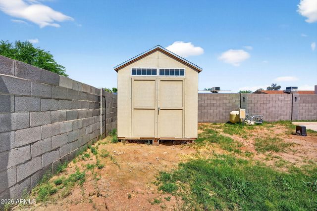 4916 W GROVERS Avenue, Glendale, AZ 85308