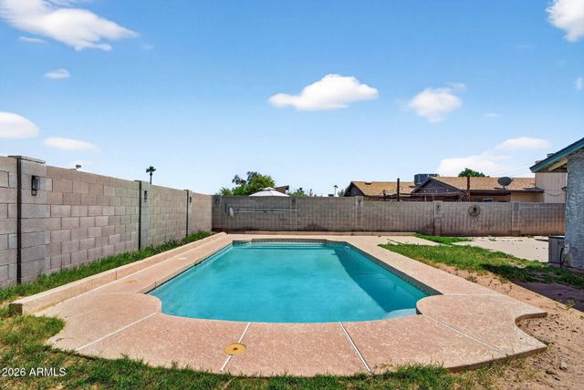 4916 W GROVERS Avenue, Glendale, AZ 85308