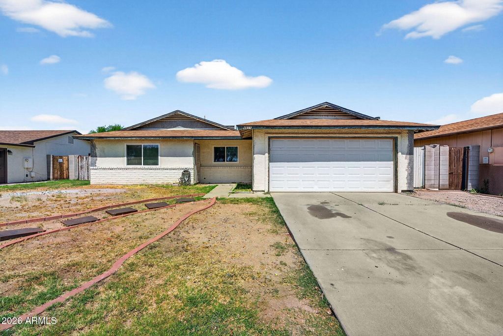 4916 W GROVERS Avenue, Glendale, AZ 85308