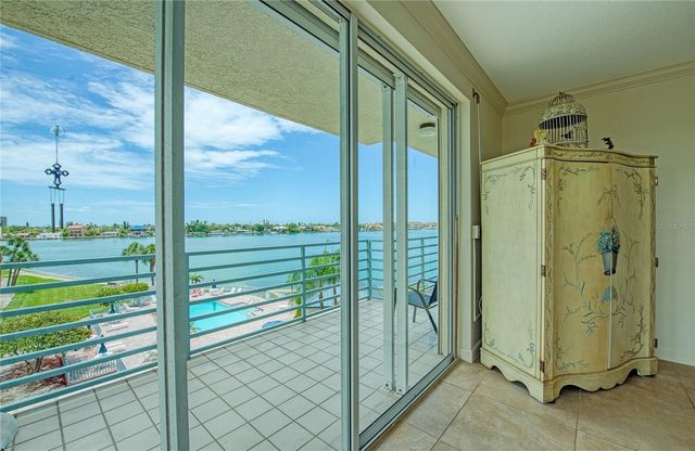 7974 SAILBOAT KEY BOULEVARD S 301, South Pasadena, FL 33707