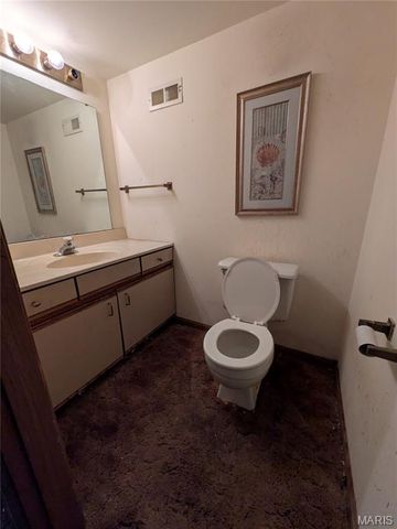 1620 Forest Hills Drive D, St Charles, MO 63303