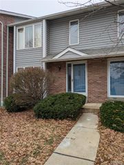 1620 Forest Hills Drive D, St Charles, MO 63303