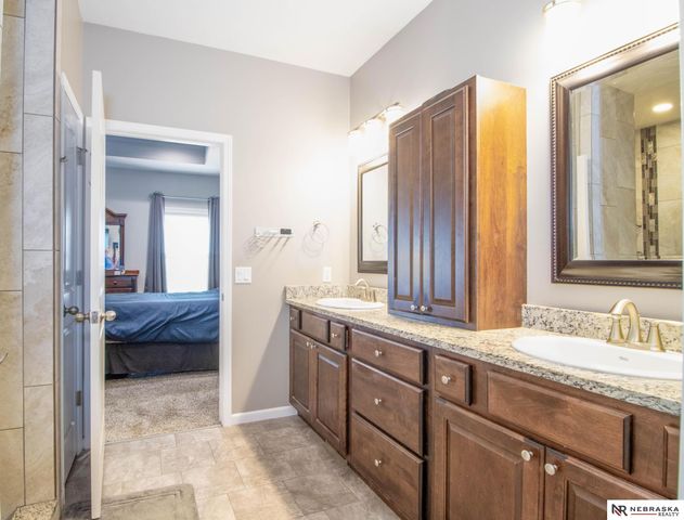 9250 Eagleton Lane, Lincoln, NE 68505