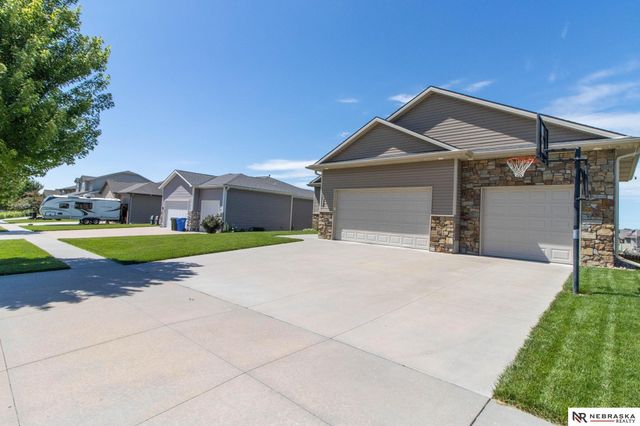 9250 Eagleton Lane, Lincoln, NE 68505