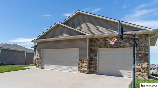 9250 Eagleton Lane, Lincoln, NE 68505