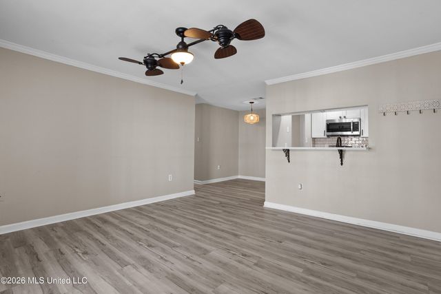 2421 Beachview Drive, H06, Ocean Springs, MS 39564