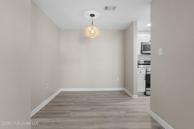 2421 Beachview Drive, H06, Ocean Springs, MS 39564