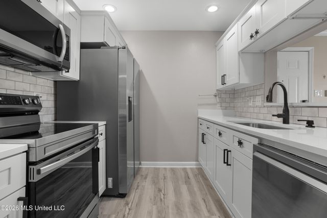 2421 Beachview Drive, H06, Ocean Springs, MS 39564