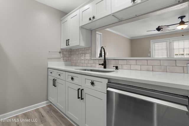 2421 Beachview Drive, H06, Ocean Springs, MS 39564