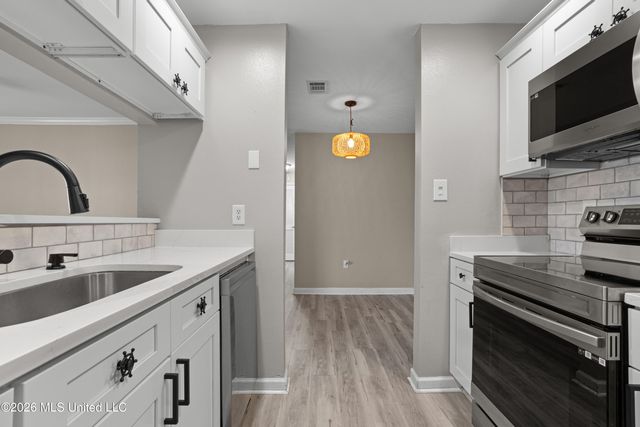 2421 Beachview Drive, H06, Ocean Springs, MS 39564