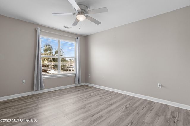 2421 Beachview Drive, H06, Ocean Springs, MS 39564