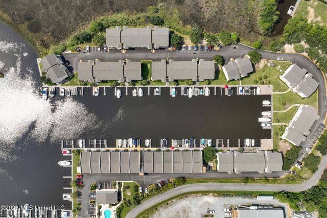 2421 Beachview Drive, H06, Ocean Springs, MS 39564