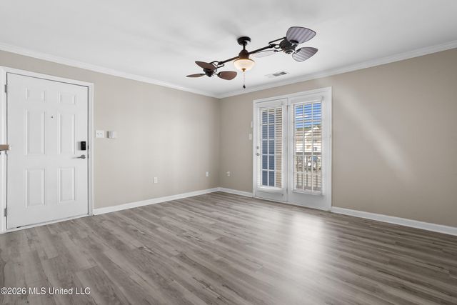 2421 Beachview Drive, H06, Ocean Springs, MS 39564