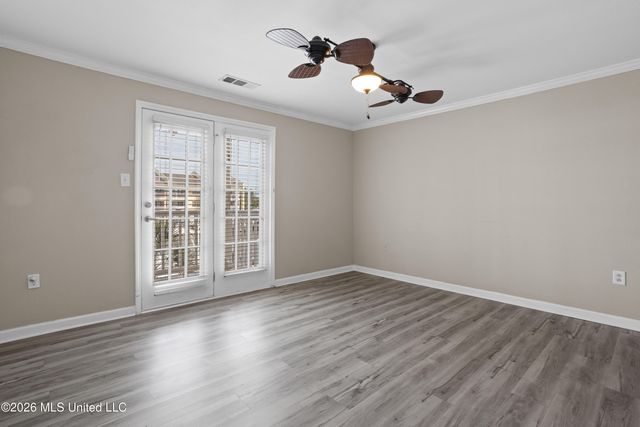 2421 Beachview Drive, H06, Ocean Springs, MS 39564