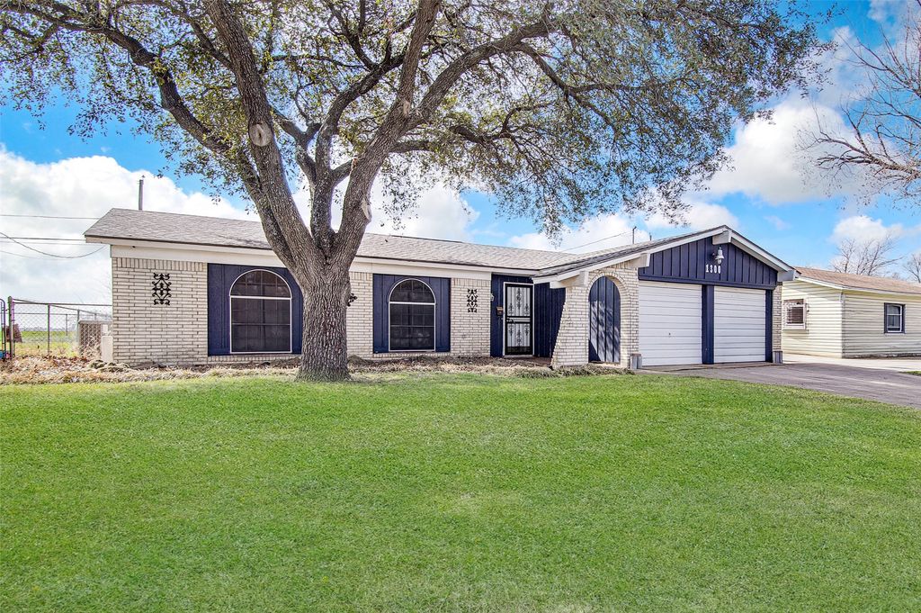 1300 Limerick Drive, Fort Worth, TX 76134