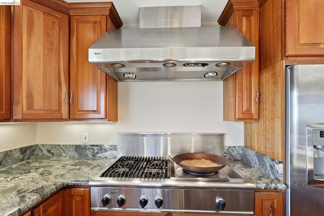 107 Dolphine Ave, El Granada, CA 94018