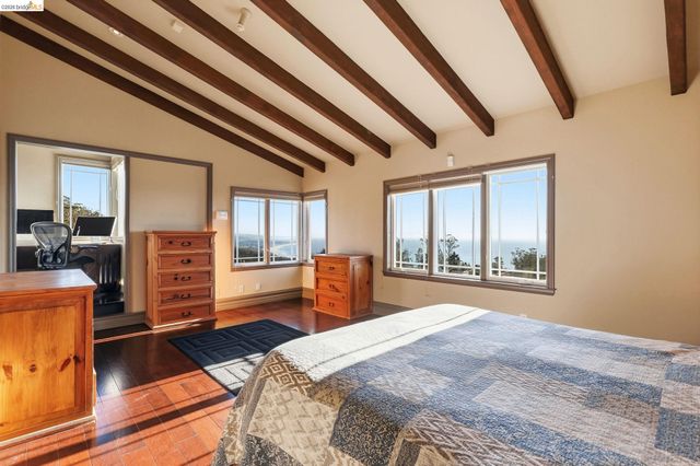 107 Dolphine Ave, El Granada, CA 94018