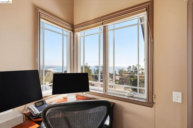 107 Dolphine Ave, El Granada, CA 94018