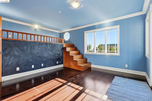 107 Dolphine Ave, El Granada, CA 94018