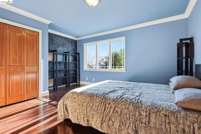 107 Dolphine Ave, El Granada, CA 94018