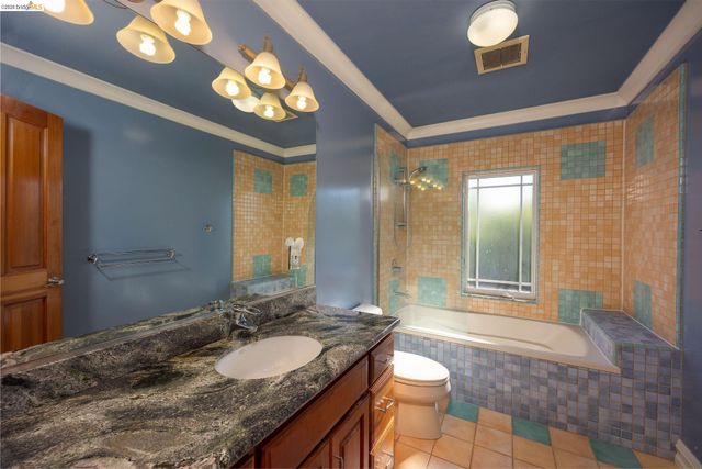 107 Dolphine Ave, El Granada, CA 94018