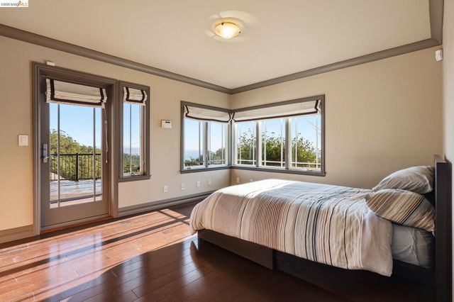 107 Dolphine Ave, El Granada, CA 94018