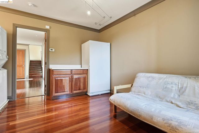 107 Dolphine Ave, El Granada, CA 94018