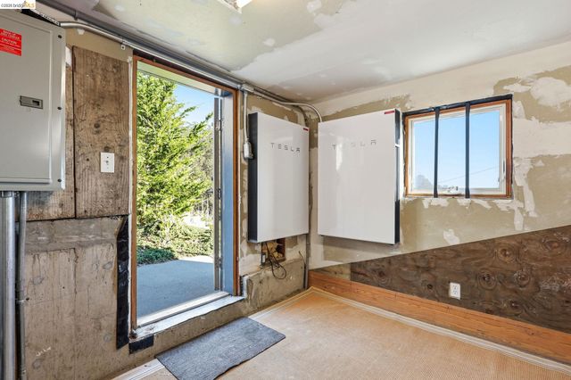 107 Dolphine Ave, El Granada, CA 94018