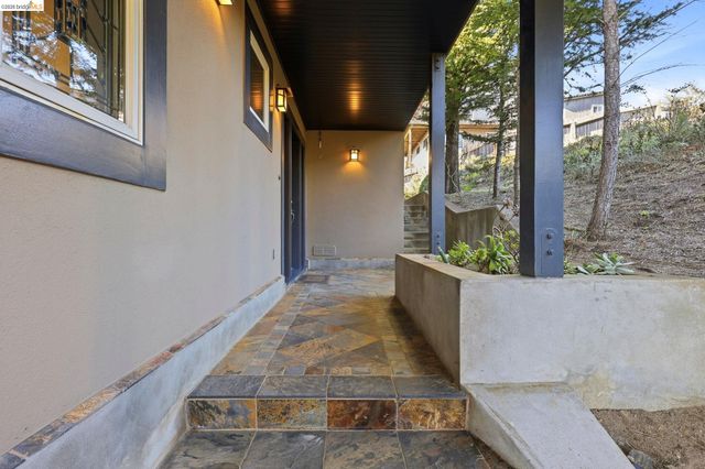 107 Dolphine Ave, El Granada, CA 94018