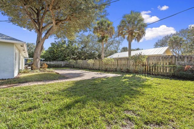 339 SW Winnachee Drive, Stuart, FL 34994