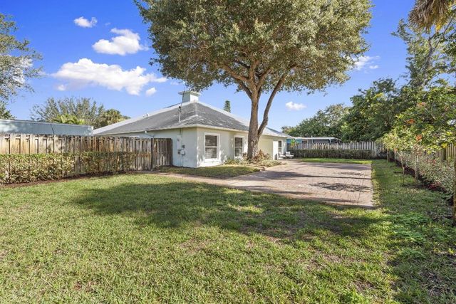 339 SW Winnachee Drive, Stuart, FL 34994