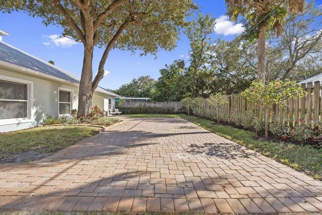 339 SW Winnachee Drive, Stuart, FL 34994