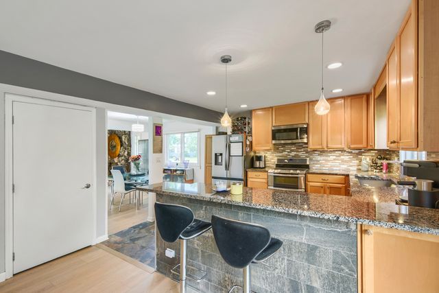 4511 Crab Orchard Drive, Hoffman Estates, IL 60192