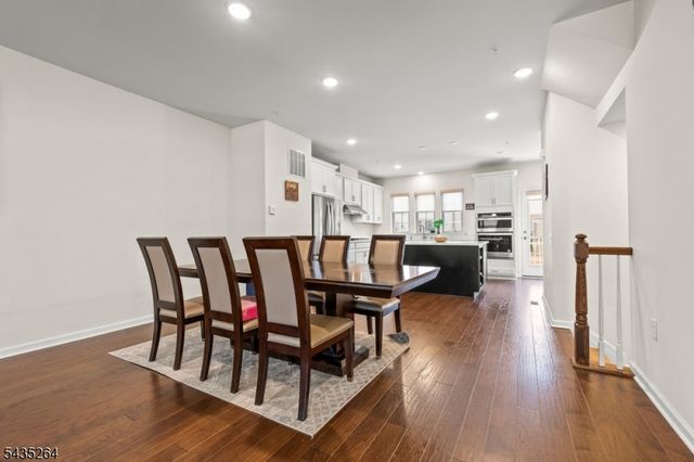18 Cortland Ct, Livingston Twp., NJ 07039