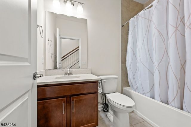18 Cortland Ct, Livingston Twp., NJ 07039