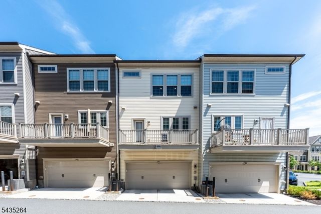 18 Cortland Ct, Livingston Twp., NJ 07039
