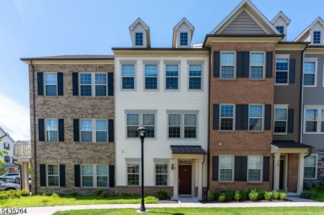 18 Cortland Ct, Livingston Twp., NJ 07039