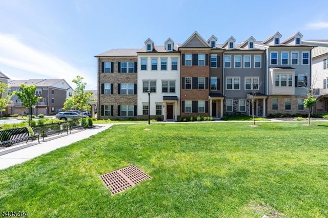 18 Cortland Ct, Livingston Twp., NJ 07039