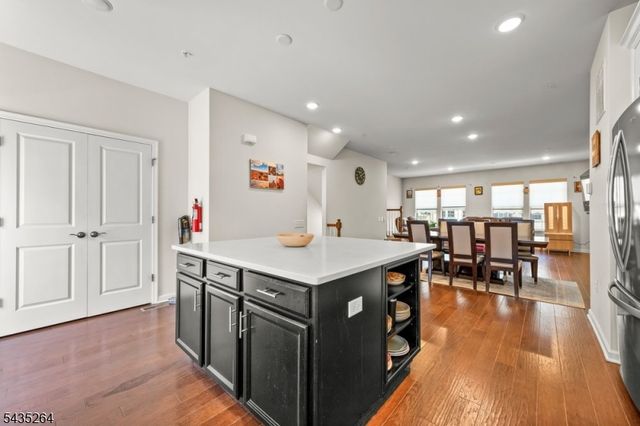 18 Cortland Ct, Livingston Twp., NJ 07039