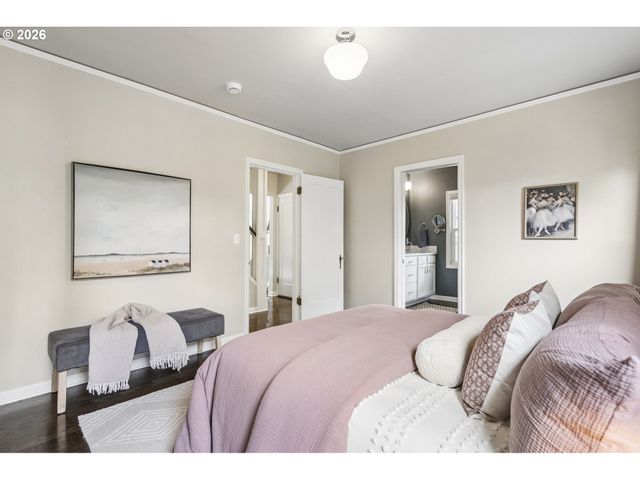 1525 Ne AINSWORTH St, Portland, OR 97211