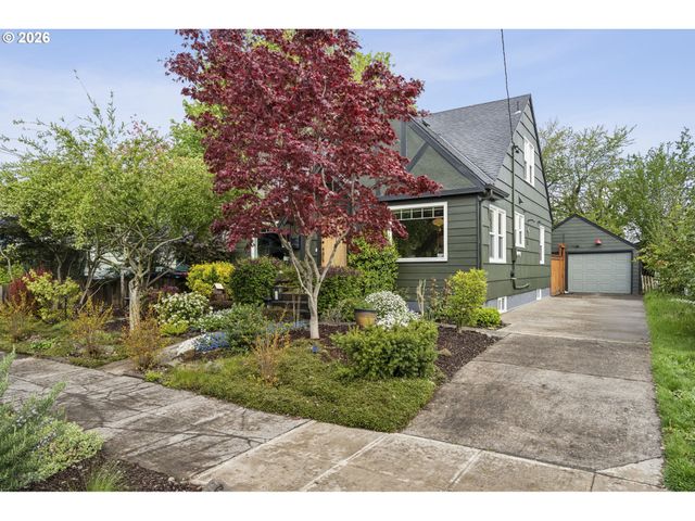 1525 Ne AINSWORTH St, Portland, OR 97211