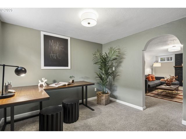 1525 Ne AINSWORTH St, Portland, OR 97211