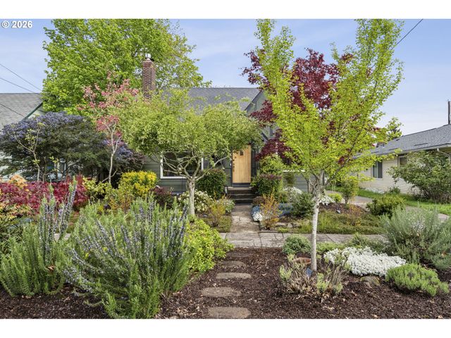 1525 Ne AINSWORTH St, Portland, OR 97211