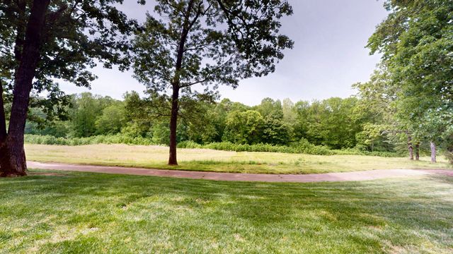 409 Legends Dr, Springville, TN 38256