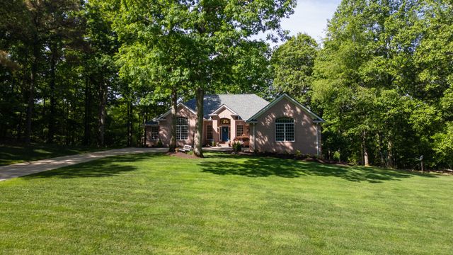 409 Legends Dr, Springville, TN 38256