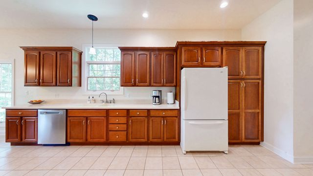 409 Legends Dr, Springville, TN 38256