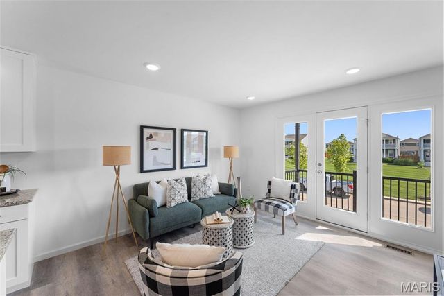 112 Canal Cottage Alley, St Charles, MO 63301