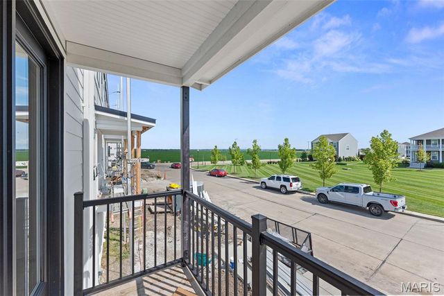 112 Canal Cottage Alley, St Charles, MO 63301