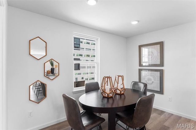 112 Canal Cottage Alley, St Charles, MO 63301