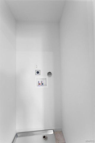 112 Canal Cottage Alley, St Charles, MO 63301